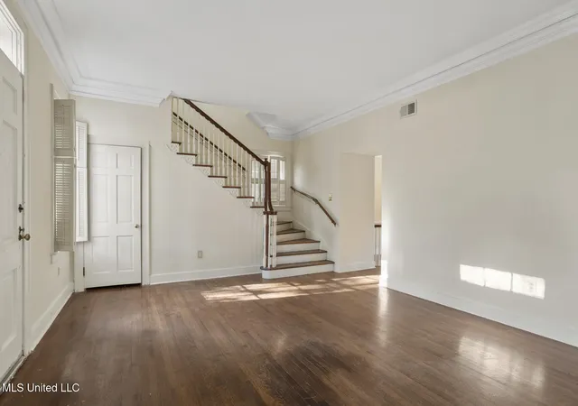 Photo 3 of Single family home for sale at 1076 Avondale St, Jackson, MS 39216 | MLS# 4128577 | Listing updated on 2026-09-14