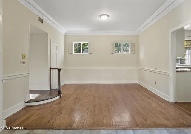 Photo 4 of Single family home for sale at 1076 Avondale St, Jackson, MS 39216 | MLS# 4128577 | Listing updated on 2026-09-14