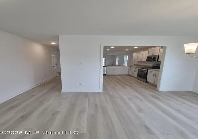 Photo 3 of Sale Pending at 7851 Gardendale Dr, Olive Branch, MS 38654 | MLS# 4128655 | Listing updated on 2026-08-20