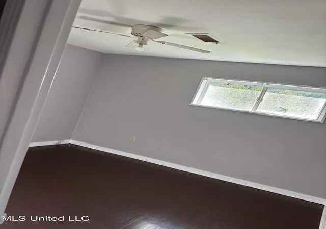 Photo 3 of Single family home for sale at 2906 Lakewood Dr, Jackson, MS 39212 | MLS# 4128704 | Listing updated on 2026-08-28