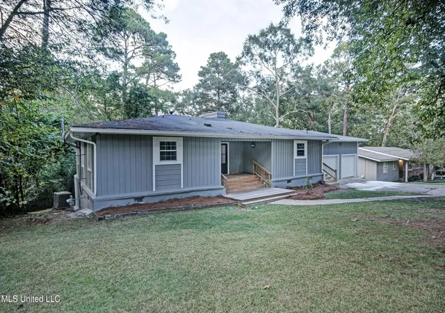 Homes for sale in Jackson, MS | 1782 Hillview Dr, Jackson, MS 39211 | MLS# 4128788
