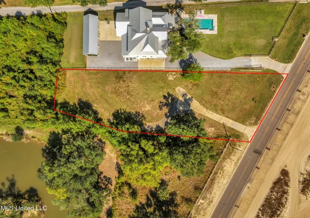 9th image of 645 N Beach Blvd, Waveland, MS 39576 | MLS# 4129001