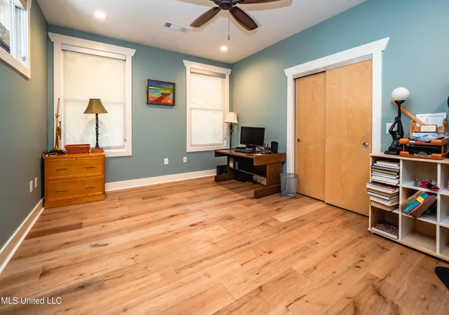 Photo 4 of Sale Pending at 2216 Southwood Rd, Jackson, MS 39211 | MLS# 4130287 | Listing updated on 2026-09-14