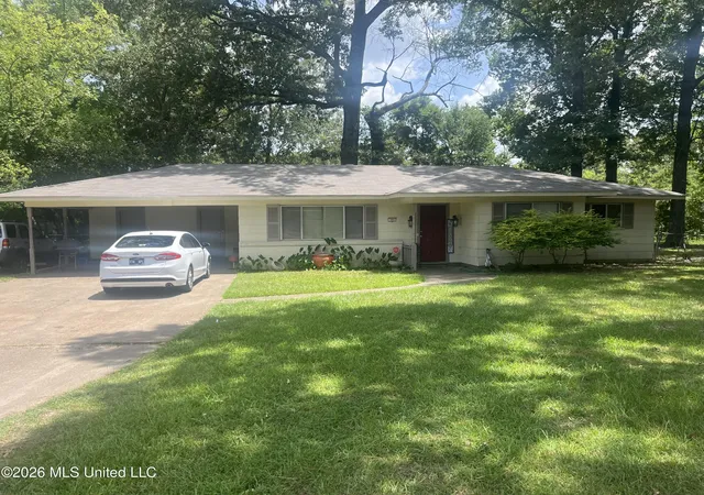 Photo 3 of Single family home for sale at 305 Francis St, Jackson, MS 39206 | MLS# 4158134 | Listing updated on 2026-08-05