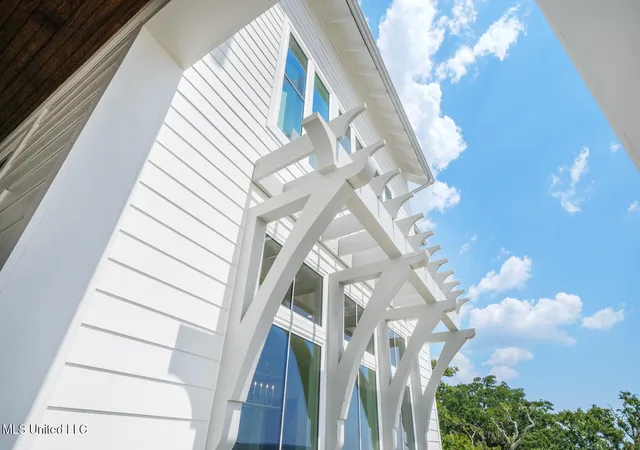 image of 106 S Beach, Ocean Springs, MS 39564 | MLS# 4129603