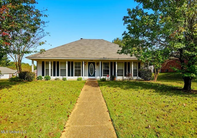 Homes for sale in Brandon, MS | 2046 S Cobblestone Cvs, Brandon, MS 39042 | MLS# 4129701
