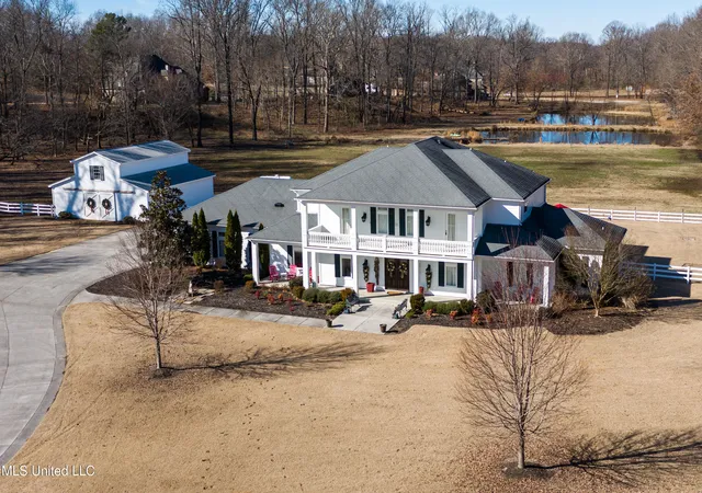 Photo 2 of Single family home for sale at 4161 Misty Oaks Ln, Nesbit, MS 38651 | MLS# 4130020 | Listing updated on 2026-06-10