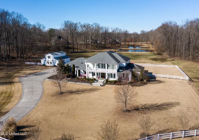 Photo 3 of Single family home for sale at 4161 Misty Oaks Ln, Nesbit, MS 38651 | MLS# 4130020 | Listing updated on 2026-06-10