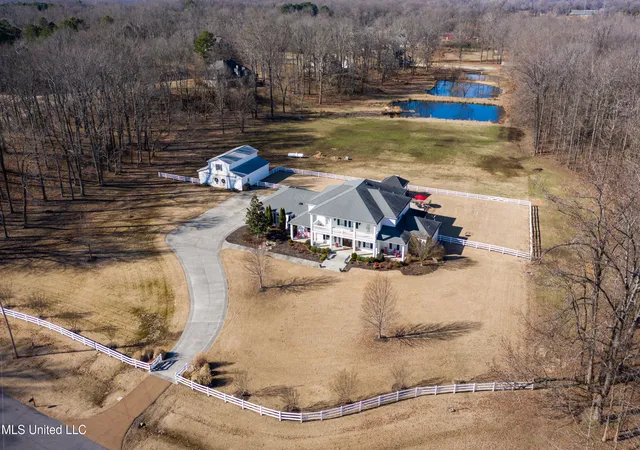 Photo 3 of Single family home for sale at 4161 Misty Oaks Ln, Nesbit, MS 38651 | MLS# 4130020 | Listing updated on 2026-06-10
