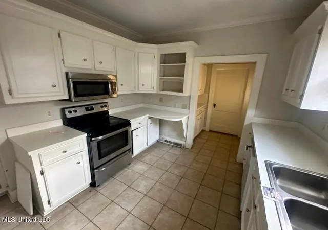 Photo 2 of Single family home for sale at 627 Mohawk Ave, Jackson, MS 39216 | MLS# 4130172 | Listing updated on 2026-09-11