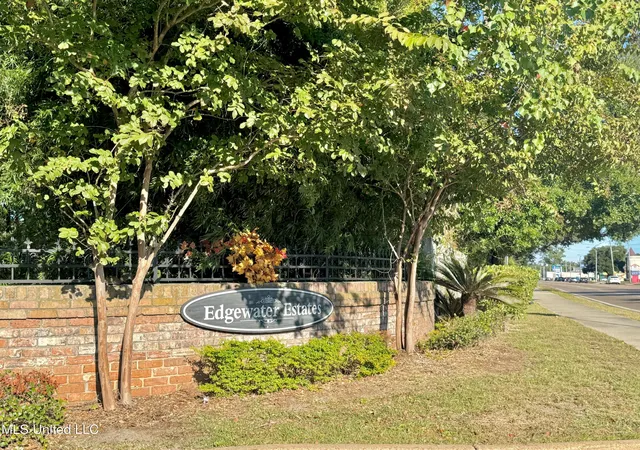 2nd image of 304 Fairview Dr, Biloxi, MS 39531 | MLS# 4130537