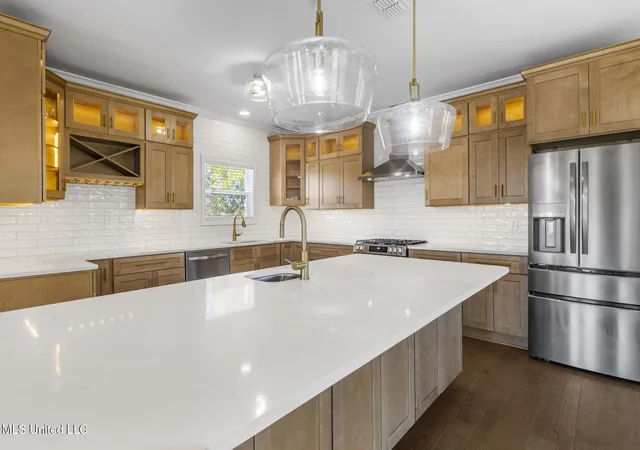3rd image of 378 Howard Ave, Biloxi, MS 39530 | MLS# 4130646