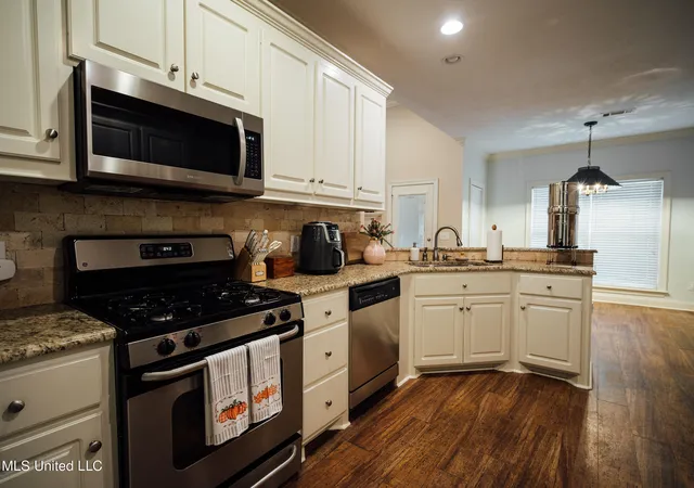 Photo 3 of Single family home for sale at 110 Timbercrest Ln, Brandon, MS 39047 | MLS# 4130701 | Listing updated on 2026-10-29