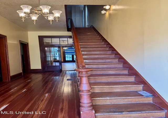Photo 2 of Single family home for sale at 114 Dr M L King, Natchez, MS 39120 | MLS# 4130600 | Listing updated on 2026-04-30