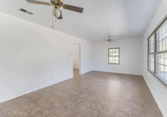 Photo 3 of Single family home for sale at 215 Ridgeway Dr, Gulfport, MS 39507 | MLS# 4130684 | Listing updated on 2026-08-26