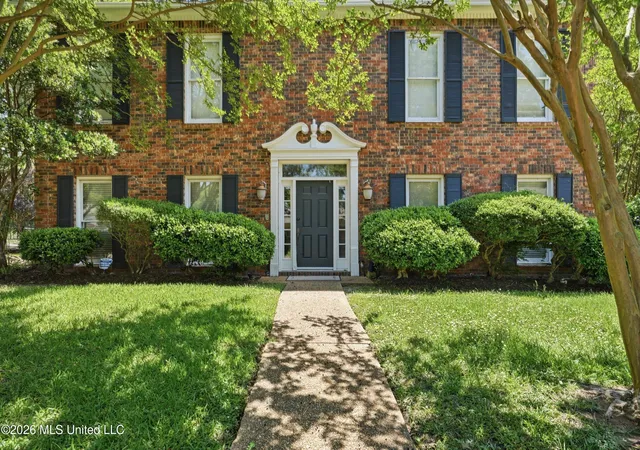 Photo 1 of Single family home for sale at 43 S Crownpointe Dr, Jackson, MS 39211 | MLS# 4130878 | Listing updated on 2026-07-02