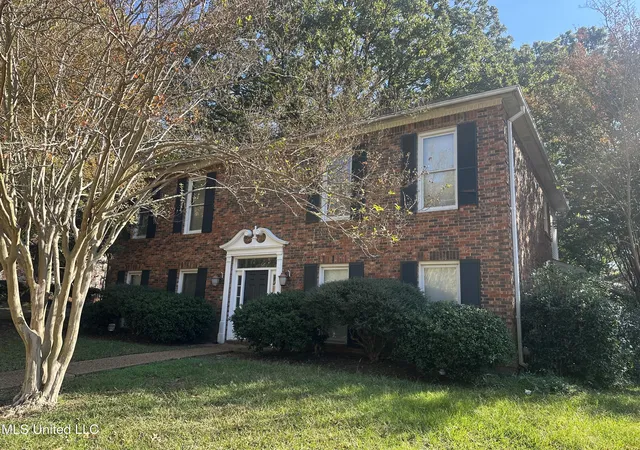 Photo 3 of Single family home for sale at 43 S Crownpointe Dr, Jackson, MS 39211 | MLS# 4130878 | Listing updated on 2026-07-02