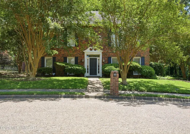Photo 2 of Single family home for sale at 43 S Crownpointe Dr, Jackson, MS 39211 | MLS# 4130878 | Listing updated on 2026-07-02