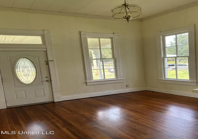 Homes for sale in Brookhaven, MS | 341 W Congress St, Brookhaven, MS 39601 | MLS# 4130922