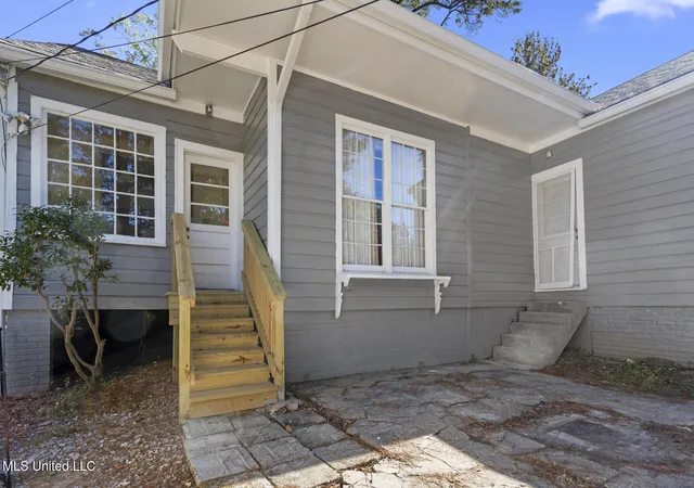 Photo 3 of Single family home for sale at 1831 Howard St, Jackson, MS 39202 | MLS# 4131013 | Listing updated on 2026-08-29