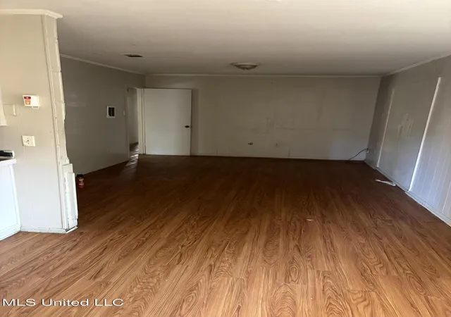 Photo 1 of Sale Pending at 332 N Flag Chapel Rd, Jackson, MS 39209 | MLS# 4131264 | Listing updated on 2026-03-30
