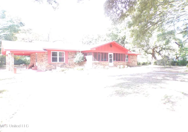 Photo 3 of Single family home for sale at 487 Silver Ridge Ave, Gulfport, MS 39507 | MLS# 4132136 | Listing updated on 2026-07-23