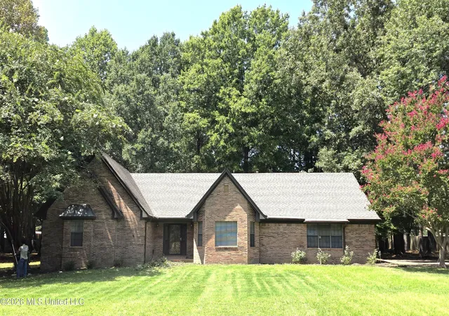 Photo 1 of Single family home for sale at 8625 Deer Crk Cir, Olive Branch, MS 38654 | MLS# 4132461 | Listing updated on 2026-08-25