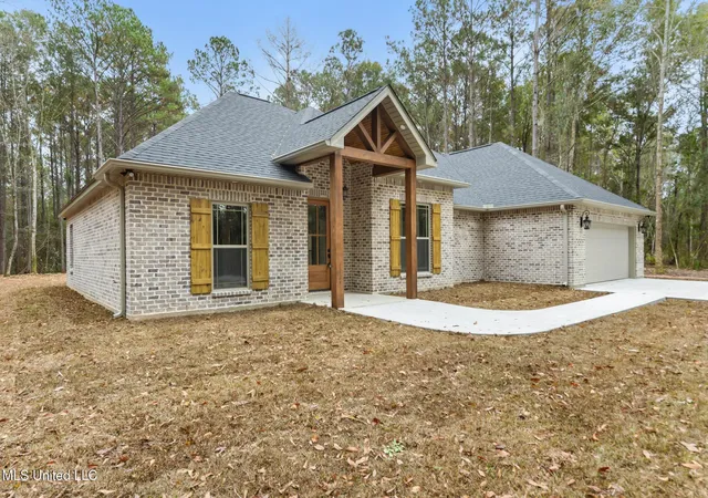 Homes for sale in Kiln, MS | 5360 Hoda Rd, Kiln, MS 39556 | MLS# 4132530