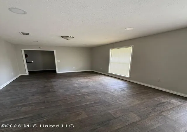10th image of 1124 Woodville Dr, Jackson, MS 39212 | MLS# 4132621