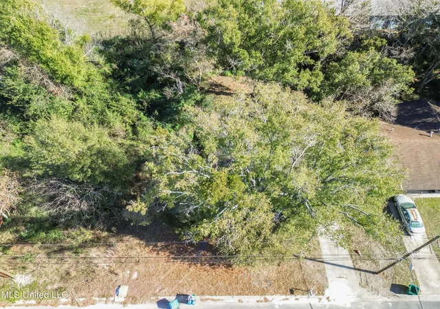 Photo 3 of Single family home for sale at 3000 Brookwood Ave, Gulfport, MS 39501 | MLS# 4132924 | Listing updated on 2026-07-09