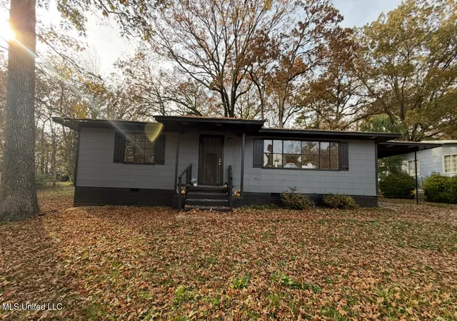 Photo 1 of Single family home for sale at 2871 Woodside Dr, Jackson, MS 39212 | MLS# 4133009 | Listing updated on 2026-08-23