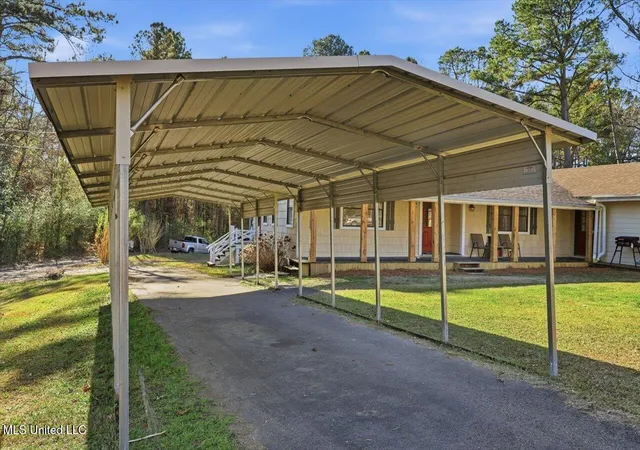 Homes for sale in Florence, MS | 501 Pine Ridge Rd, Florence, MS 39073 | MLS# 4133985