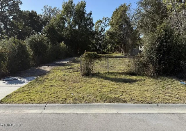 Homes for sale in Biloxi, MS | 161 Pine St, Biloxi, MS 39530 | MLS# 4134123