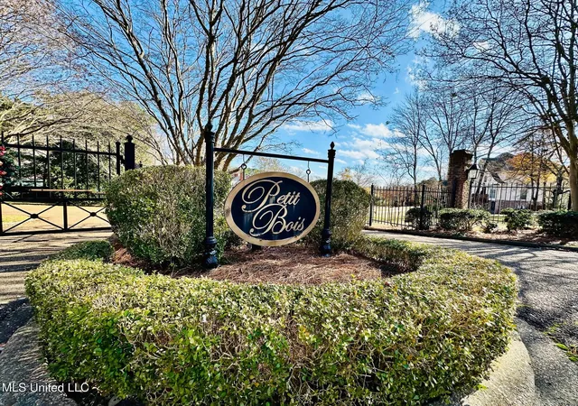 Photo 3 of Land for sale at 1927 N Petit Bois St, Jackson, MS 39211 | MLS# 4134270 | Listing updated on 2026-08-31