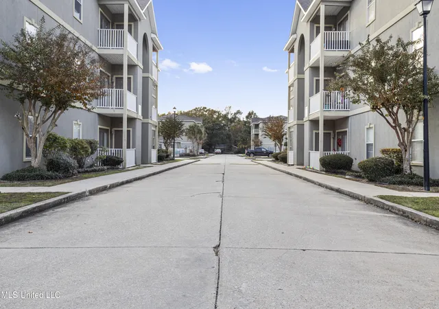 Homes for sale in Ocean Springs, MS | 310 Holcomb Blvd, Ocean Springs, MS 39564 | MLS# 4134725