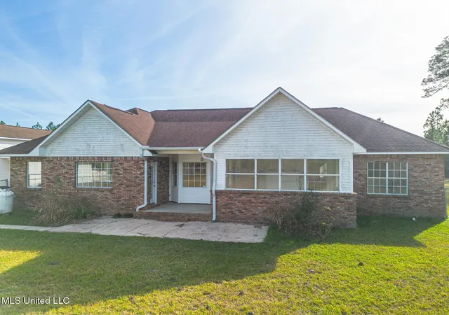 Photo 3 of Single family home for sale at 5551 Carter Rd, Ocean Springs, MS 39564 | MLS# 4134692 | Listing updated on 2026-08-04