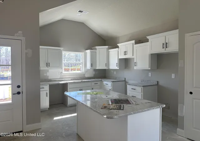 Photo 3 of Single family home for sale at 240 Flower Garden Dr, Southaven, MS 38671 | MLS# 4134757 | Listing updated on 2026-06-19