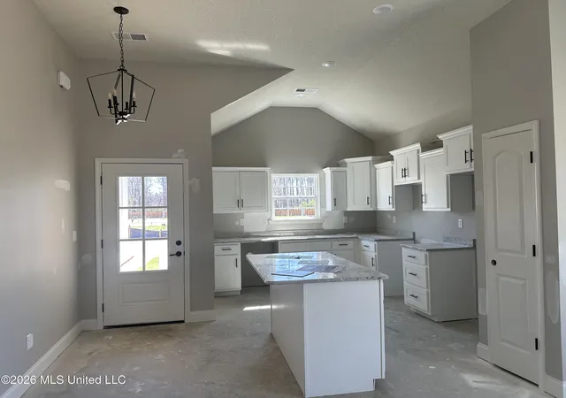 Photo 3 of Single family home for sale at 240 Flower Garden Dr, Southaven, MS 38671 | MLS# 4134757 | Listing updated on 2026-06-19