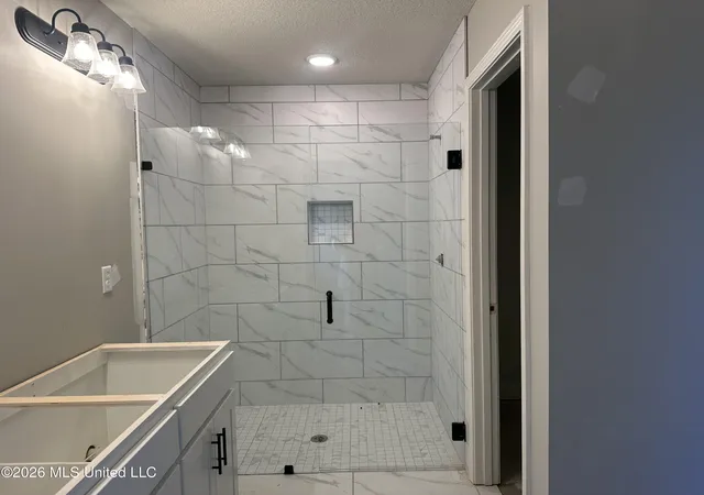 Photo 4 of Single family home for sale at 240 Flower Garden Dr, Southaven, MS 38671 | MLS# 4134757 | Listing updated on 2026-06-19