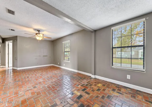 Homes for sale in Pascagoula, MS | 1705 14Th St, Pascagoula, MS 39567 | MLS# 4134915