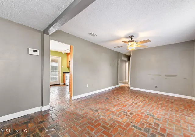Homes for sale in Pascagoula, MS | 1705 14Th St, Pascagoula, MS 39567 | MLS# 4134915