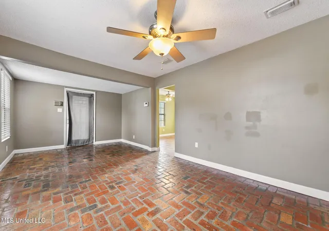 Homes for sale in Pascagoula, MS | 1705 14Th St, Pascagoula, MS 39567 | MLS# 4134915
