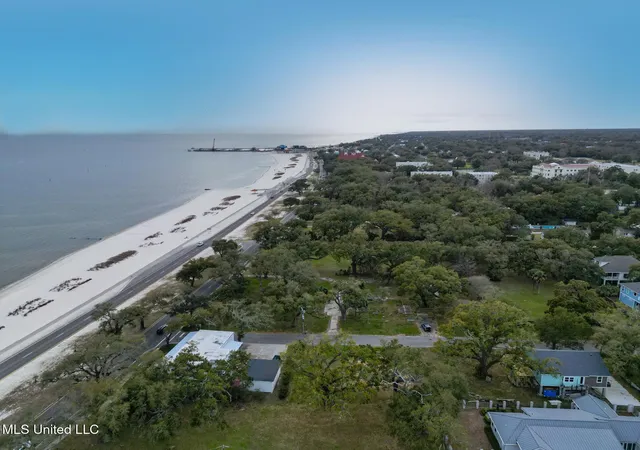 Homes for sale in Long Beach, MS | 103 E Azalea Dr, Long Beach, MS 39560 | MLS# 4135006