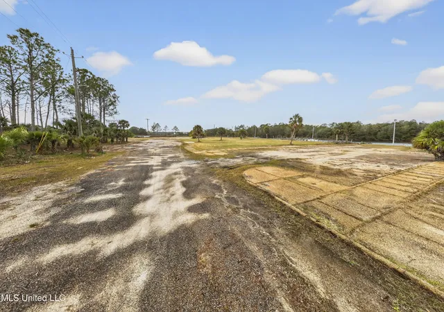 22nd image of 24616 Yacht Club Dr, Pass Christian, MS 39571 | MLS# 4135082
