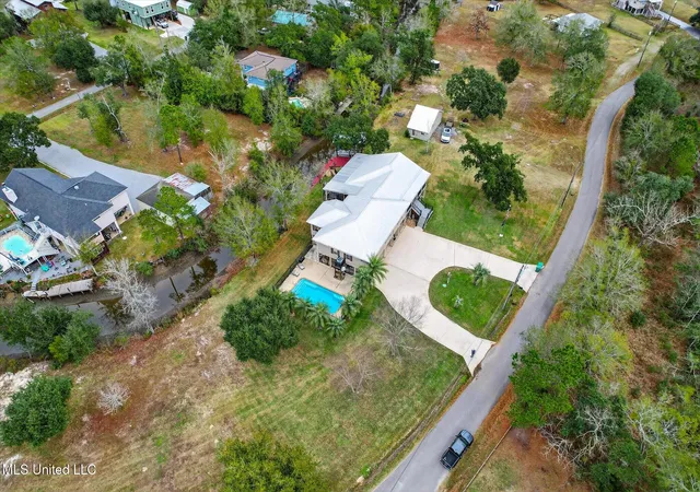 41st image of 2104 Mole Dr, Bay Saint Louis, MS 39520 | MLS# 4135396