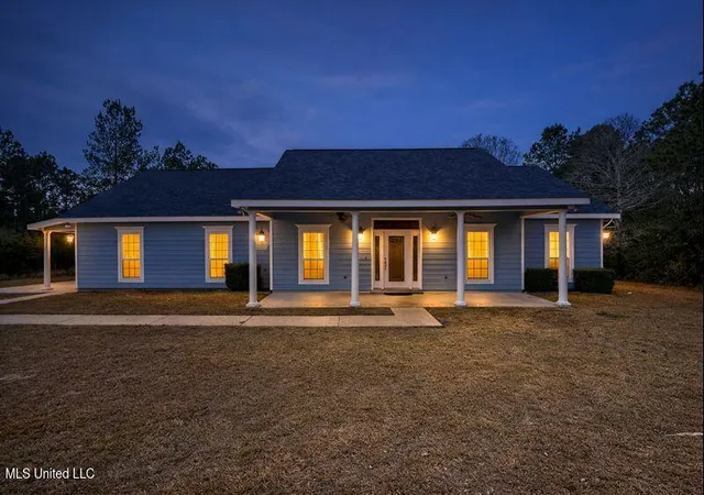 Homes for sale in Kiln, MS | 21120 Road 311, Kiln, MS 39556 | MLS# 4135385