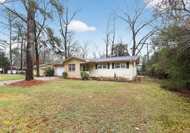 Photo 3 of Single family home for sale at 945 Valencia St, Jackson, MS 39204 | MLS# 4137473 | Listing updated on 2026-09-08