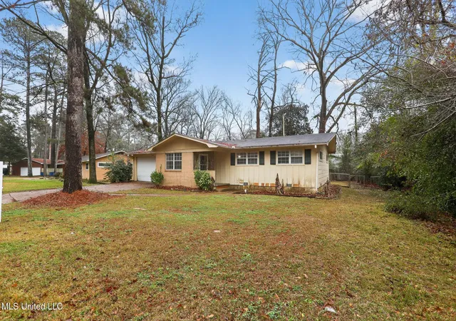 Photo 3 of Single family home for sale at 945 Valencia St, Jackson, MS 39204 | MLS# 4137473 | Listing updated on 2026-09-08