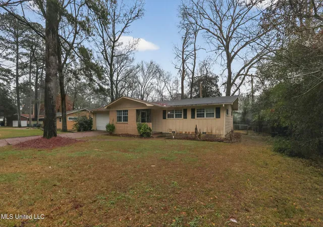 Photo 4 of Single family home for sale at 945 Valencia St, Jackson, MS 39204 | MLS# 4137473 | Listing updated on 2026-09-08