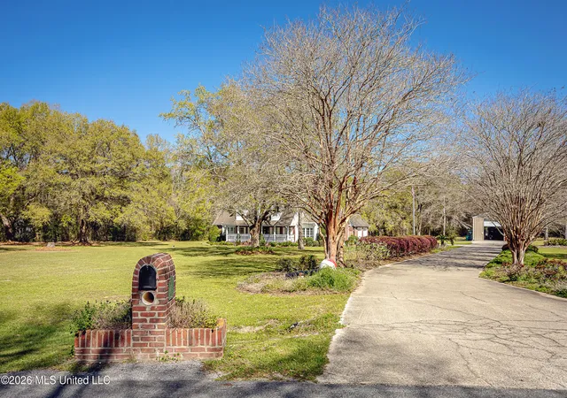 Homes for sale in Moss Point, MS | 7201 Bentwood Dr, Moss Point, MS 39562 | MLS# 4135658